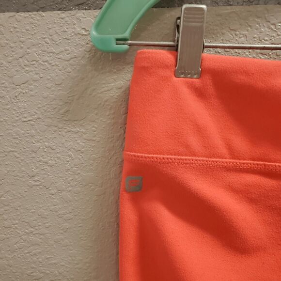 Fabletics Coral Cropped Leggings. Size M. - Picture 3 of 4